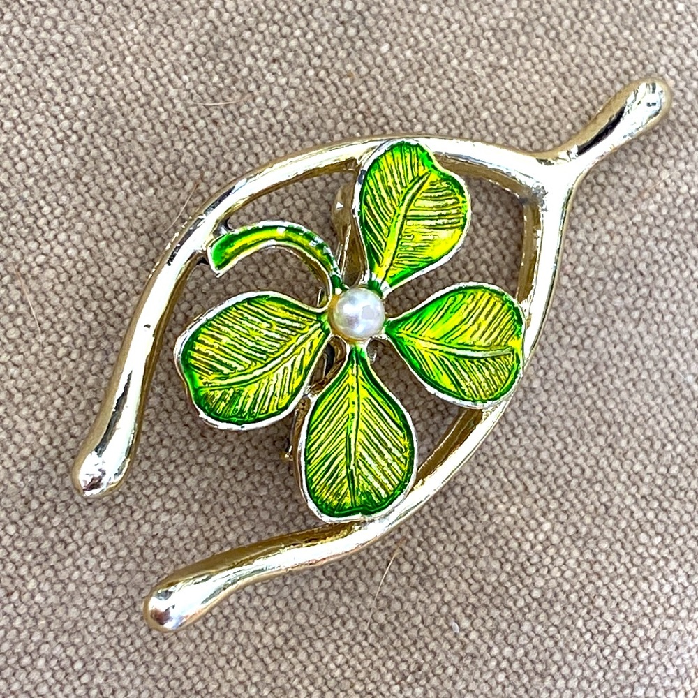 Shamrock & Wishbone Brooch Pin